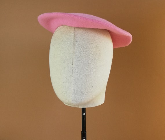 Vintage pink beret made in Italy. French beret. Wo