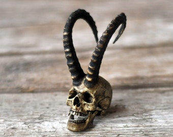 High Detailed Realistic Capricorn Horned Vampire Goat Horned Human Skull, Miniature Skull Art, Gothic Style Decorative Art Object