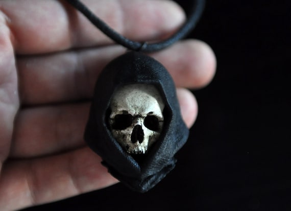 Hombre rico Sábana comunidad Colgante de calavera con capucha collar de calavera de - Etsy México