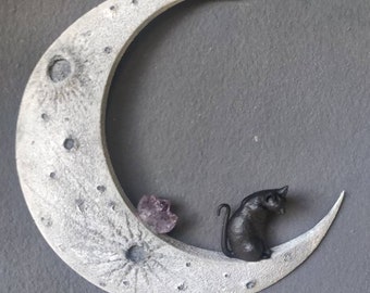 Moon & Cat Decorative Wall Hangings, Decorative Crater Moon Sculpture for Wall Decoration, Housewarming Gift, Crescent Moon Amethyst Crystal