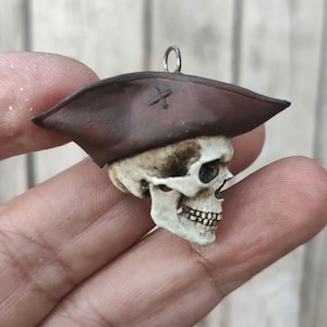 Pirate Skull Pendant, Unisex Skull Necklace, Costume Party Jewelry, Gothic Skull Necklace, Realistic Skull Accessories, Handcrafted Jewelry
