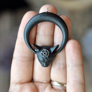 Ciondolo a forma di luna con gatto pentagramma, ciondolo a forma di mezzaluna con luna marinaio, collana con testa di gatto, gioielli in resina, ciondolo in stile gotico