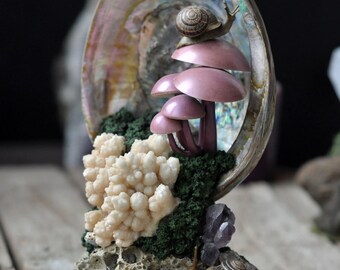 Decorative Abalone Shell Art Object, Decorative Realistic Snails with Mushrooms Family, Resin Art, White Aragonite Crystal, Amethyst Crystal