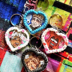 Zamówienia na spersonalizowane zawieszki w kształcie serca!