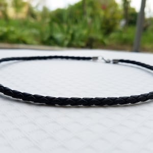 Collar de cuero negro Collar de cuero trenzado y acero inoxidable