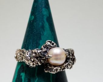 Sea Essence Pearl Ring