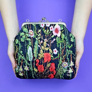 Black felted statement clutch, wool felt woman handbag, floral embroidered shoulder purse, small evening ladies hand bag, kiss lock pouch