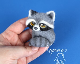 Animal wool jewelry Needle felted brooch pin Raccon accessory Funny badge Miniature forest animal Natural wool accessories Kids small gift