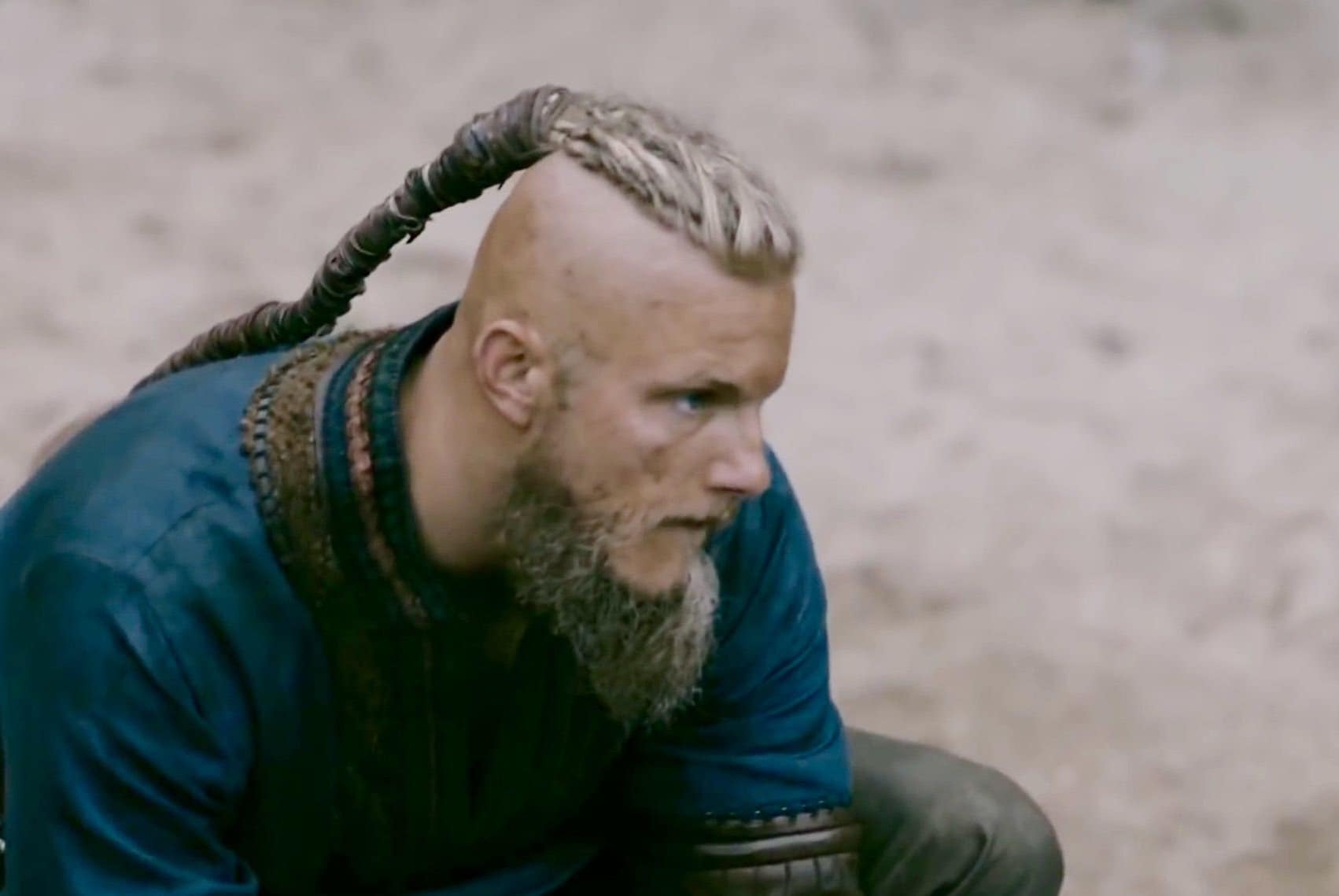 Does anyone have this hairstyle from bjorn ironside in vikings : r