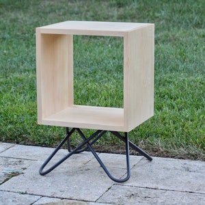 Crossleg Square End Table - Shown in maple