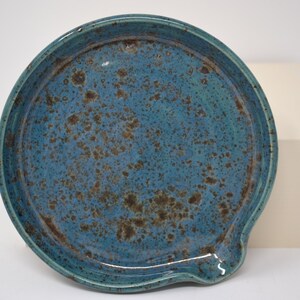 Cuchara de cerámica hecha a mano descansa en azul con | Etsy