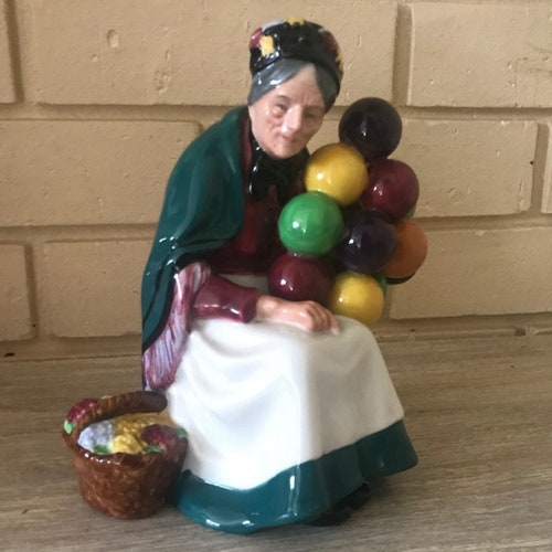 Vintage, The Old Balloon Seller, H.N. 1315, shops Royal Doulton Balloon Lady,1954, glazed ceramics, excellent condition,