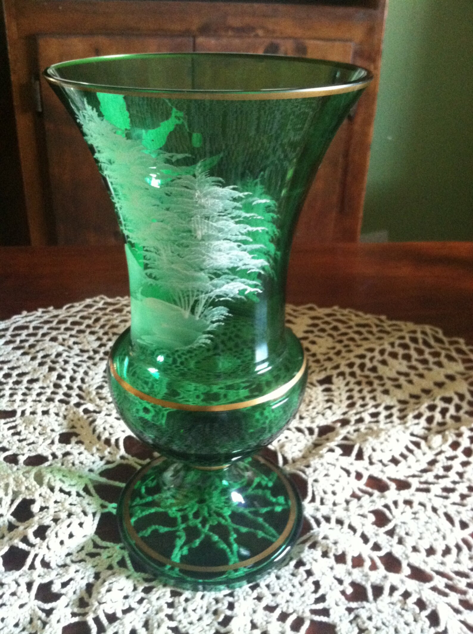 Vintage Mary Gregory Vase, Emerald Green, Young Girl Painting a White ...