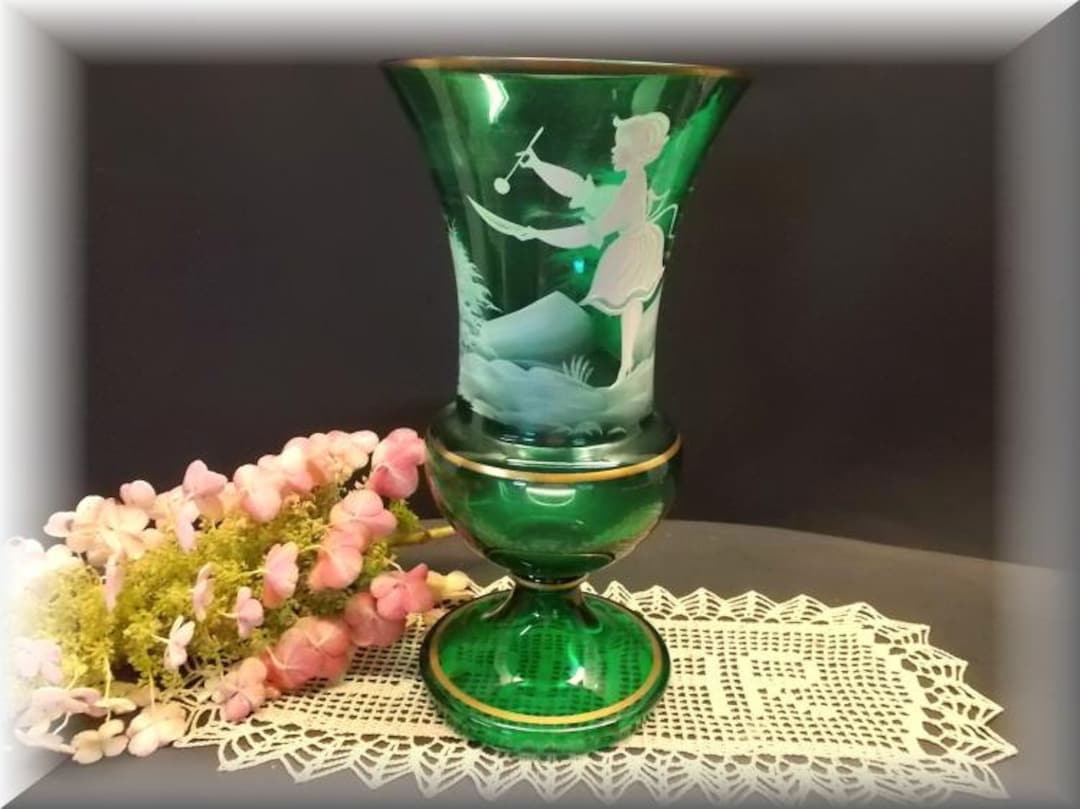 Vintage Mary Gregory Vase, Emerald Green, Young Girl Painting a White ...