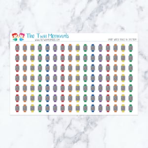 Può includere: Foglio di adesivi con anelli di smartwatch colorati in uno spettro di colori. Gli adesivi hanno un quadrante grigio con un bordo colorato. Il testo "SMART WATCH RINGS IN SPECTRUM" è in alto a destra. Il logo The Twin Mermaids è in alto a sinistra.