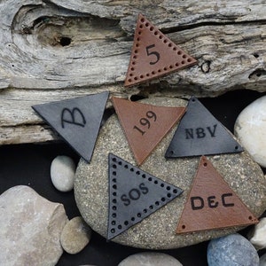 Patch en cuir en forme de triangle pour tissu de chapeau de veste de sac, étiquette de nom en cuir, étiquette en cuir gravée personnalisée, logo personnalisé, logo viking