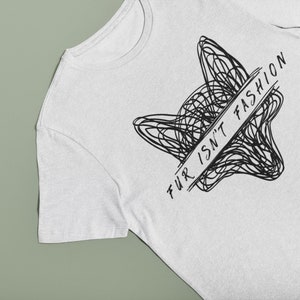 Camiseta gráfica "La piel de Fig no es moda"