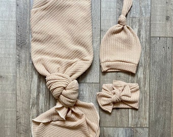gender neutral swaddle set
