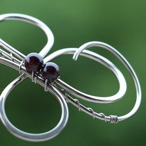 Épingle à cheveux argentée avec grenat, pince à cheveux en métal pour femme, barrette à cheveux tourbillonnante, bijoux de cheveux, barrette à cheveux moyenne, cadeau de Noël image 2