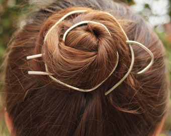 Polygon-Haarknotenabdeckung mit dreieckiger Haargabel, Messy Bun Maker, Haarknotenzubehör für dickes Haar, silbernes Haarkäfig-Brötchen, Brautgeschenk