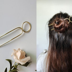 ミニマルな幾何学的ヘアフォーク、大きな金属製ヘアピン、おだんごホルダー、手作り真鍮ヘアピック、ロングヘアアクセサリー用ヘアスティック、女性へのギフト