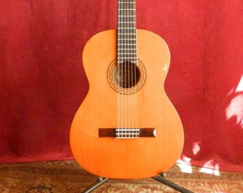 CF Mountain Classical Guitar