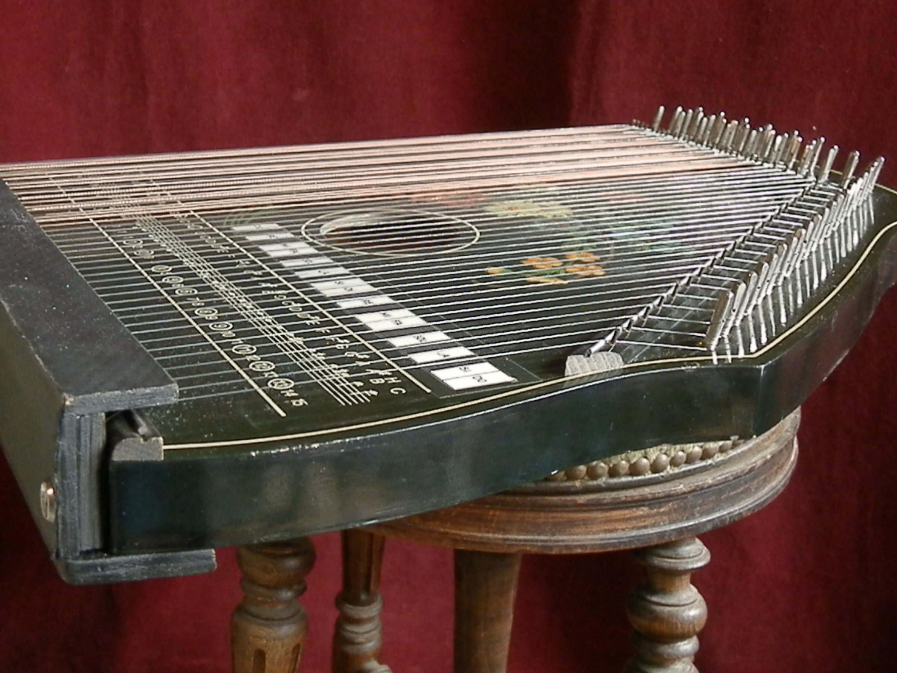 6 Chord Zither with Modulators