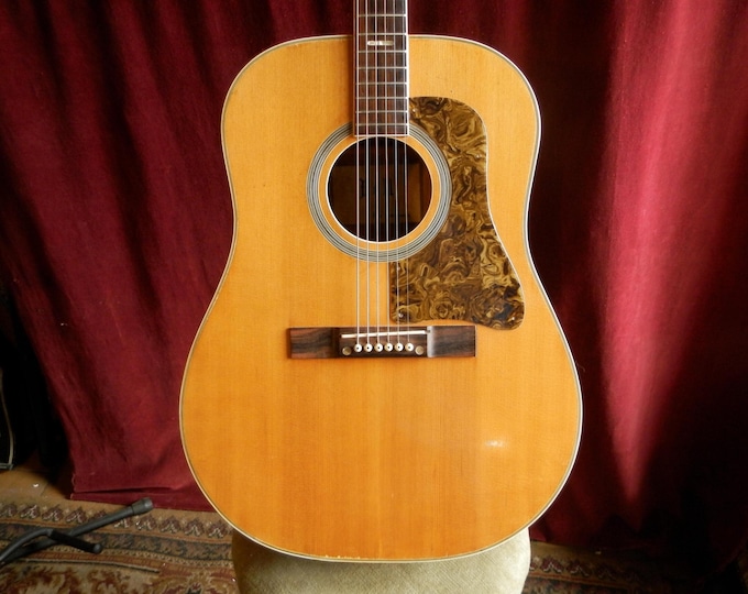 Bell, Acoustic Guitar made in Japan