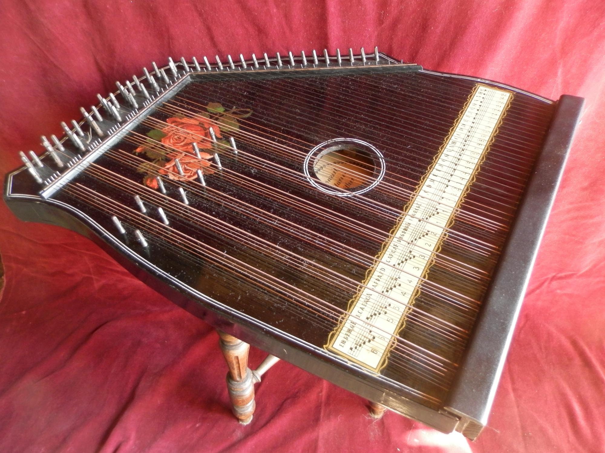 Concert Guitar Zither 67 strings.