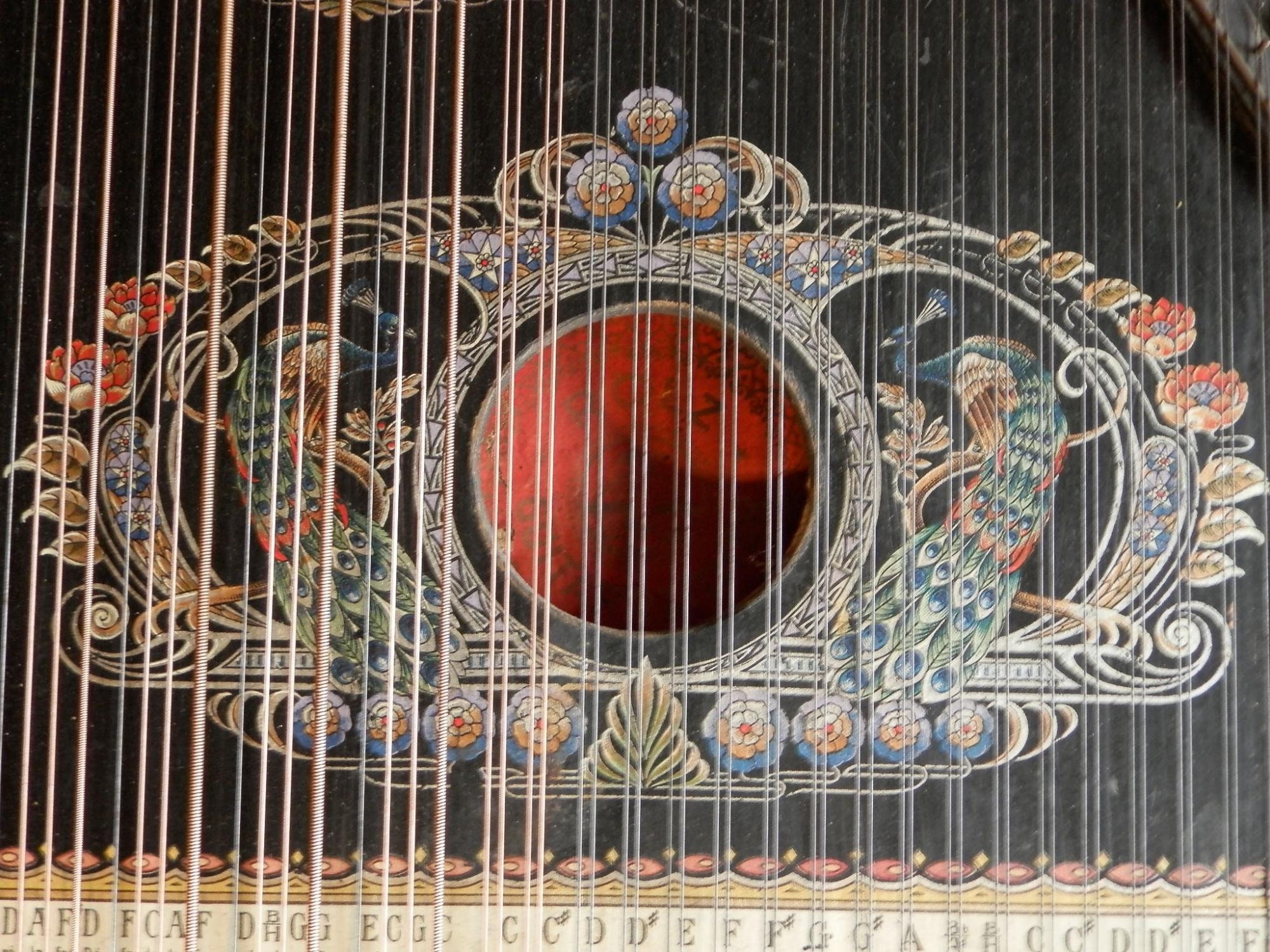 Mandolin Concert Zither, 74 strings.