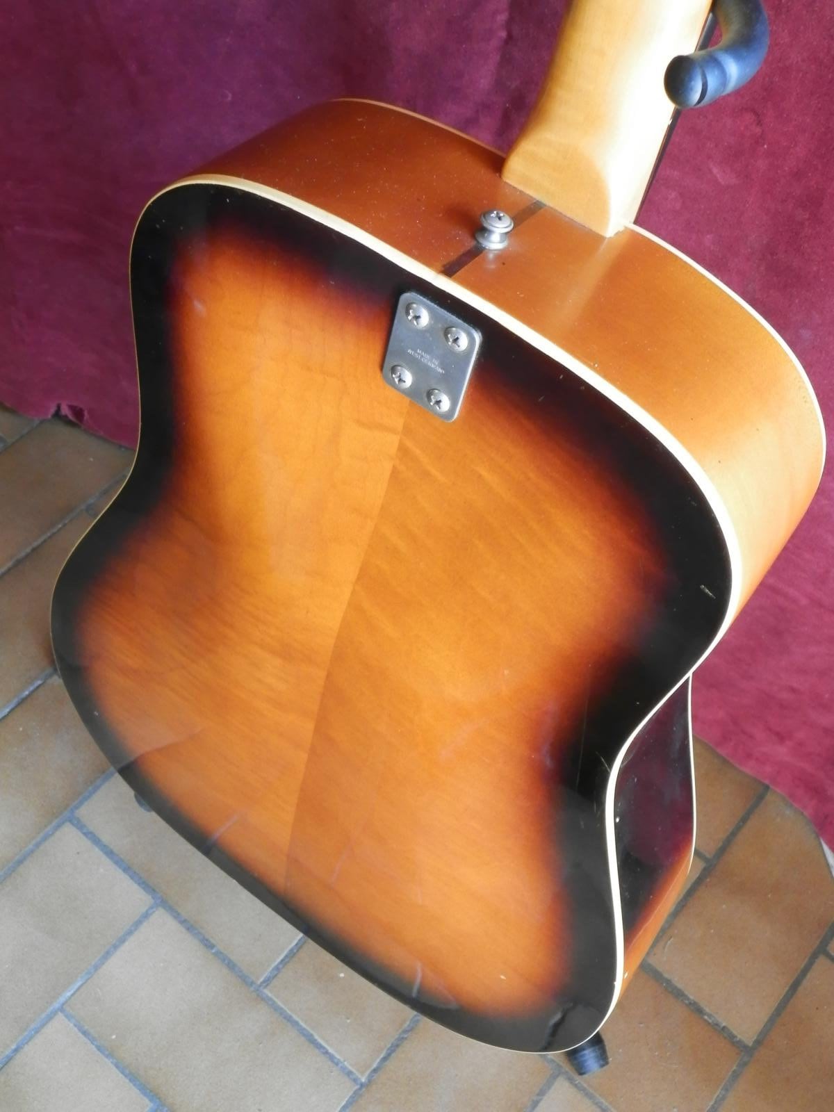 6 stringed bass 6 stringed bass