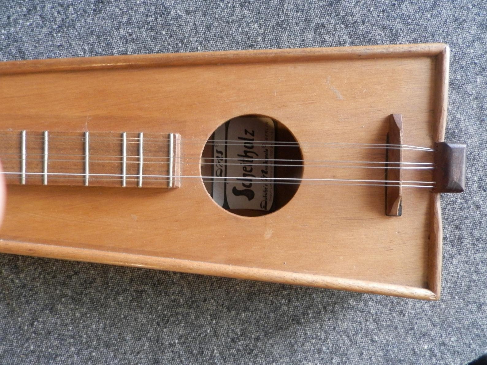 Scheitholz or Mountain Dulcimer