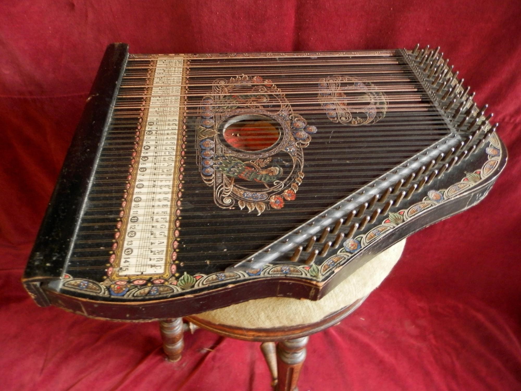 Mandolin Concert Zither, 74 strings.