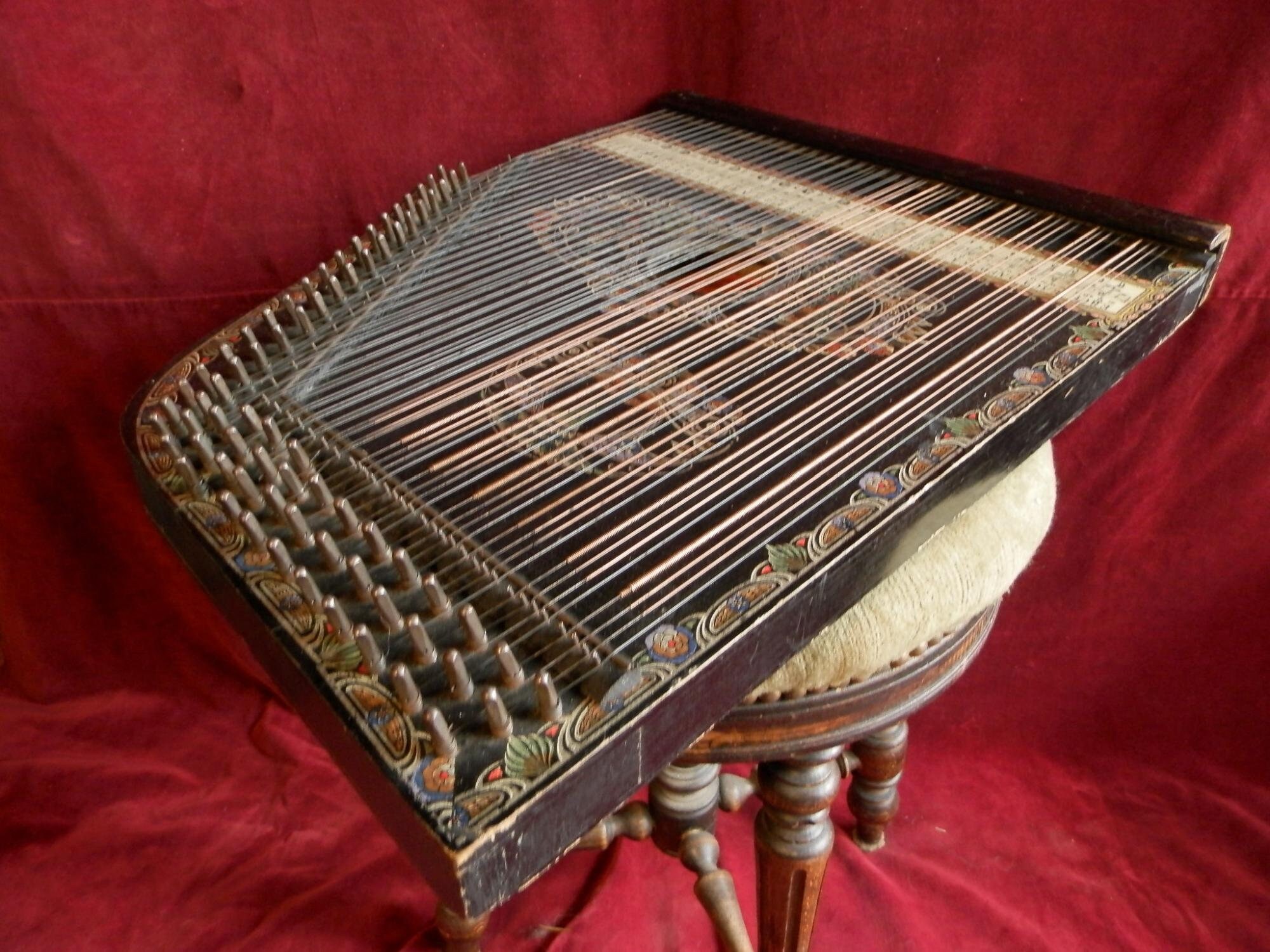 Mandolin Concert Zither, 74 strings.