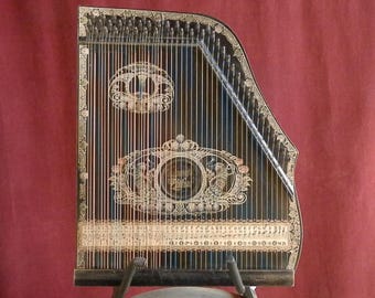 6 Chord Guitar Zither - "Valsonora".