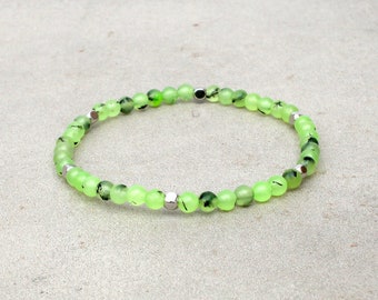 Bracelet en cristal de préhnite délicat fait main, perles de pierre naturelle vert foncé de 4 mm avec espaceurs en argent ou en or, plusieurs tailles de poignet