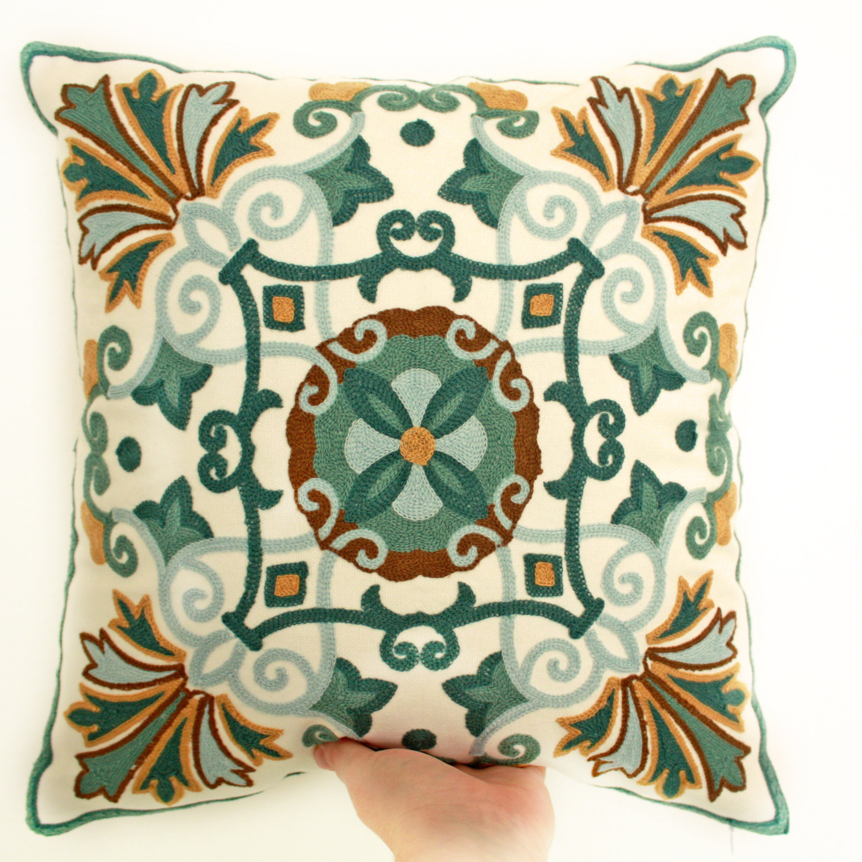 Coussin Décoratif Brodé Fleurs Mosaïque en Coton Blanc Cassé Creme Ecru | Décoration Carreau de Cime