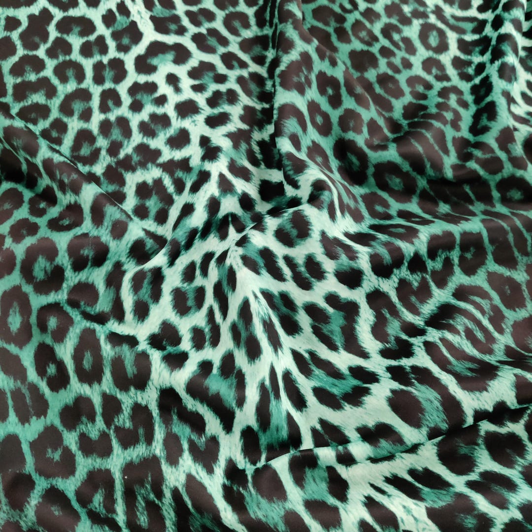 『 Green Leopard fam 』by Zuberi 60*60cm Green Leopard fam 』by Zuberi 60*60cm
