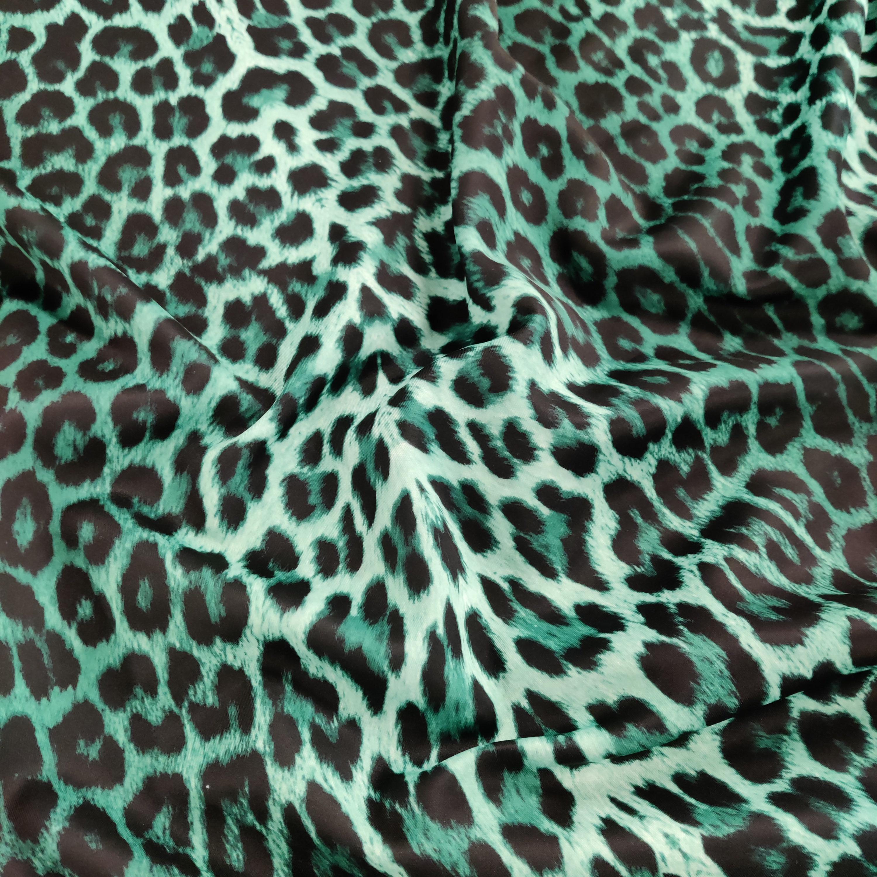 『 Green Leopard fam 』by Zuberi 60*60cm il_fullxfull.7241892589_kela.jpg