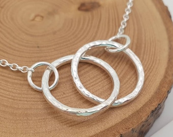 Two Circle Necklace, Two Rings Necklace, Interlocking Circle Necklace, Silver Simple Necklace, Interlinked Ring Necklace, Necklace Simple