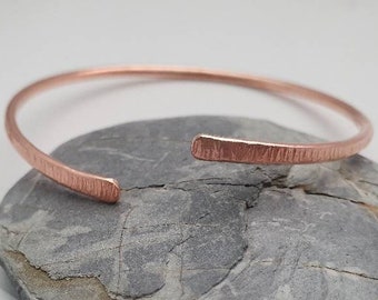 Textured Copper Bangle, Open Bangle, Adjustable Bangle, Stackable Bracelet, Skinny Bangle, Copper Jewellery, Minimalist Everyday Bangle