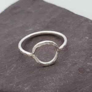 Open Circle Ring, Minimal Ring, Large Open Circle Ring, Textured Ring, Geometric Ring, Handmade Ring, Modern Ring, Silver Shape Ring