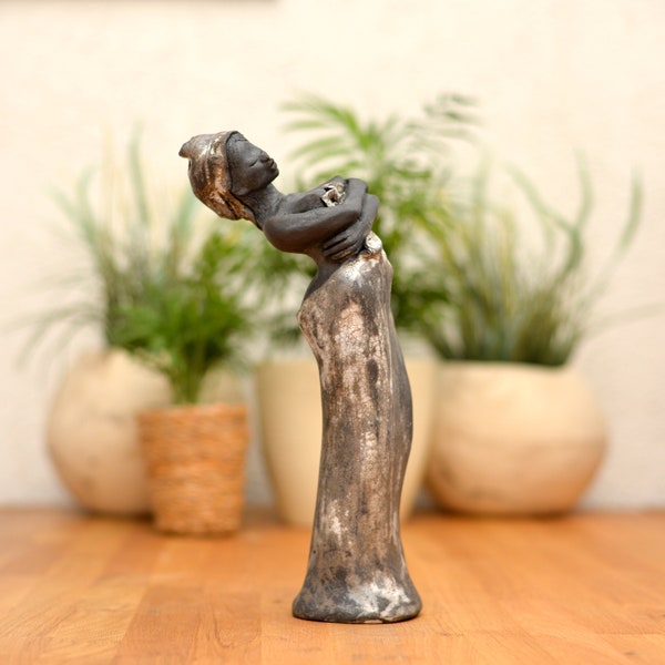 Raku-Sculpture, Frau, Handgemachte Keramik, Keramik-Skulptur