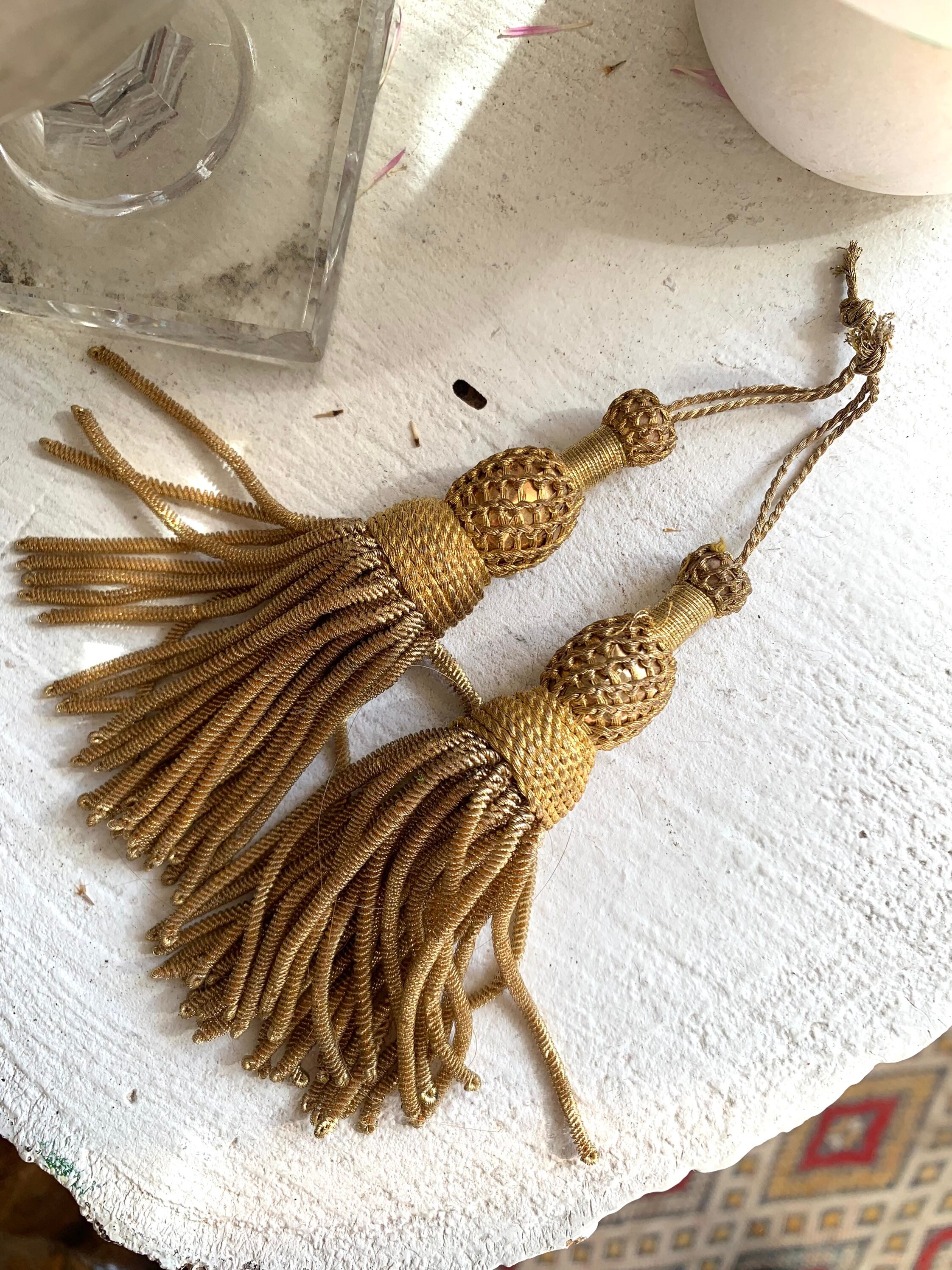2 Pompons Anciens en Fil d'or Canetille Antique Victorian Gold Tassel