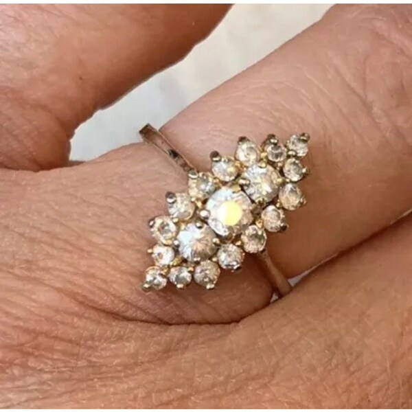 Jolie Bague Ancienne Marquise Plaqué Or Strass Antique Vintage gold plated Ring