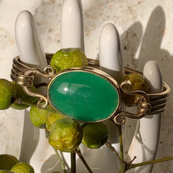 Soldes! Sale! Beau Bracelet Jonc Baroque Cabochon Pierre Verte Créateur Ancien Vintage Green Stone