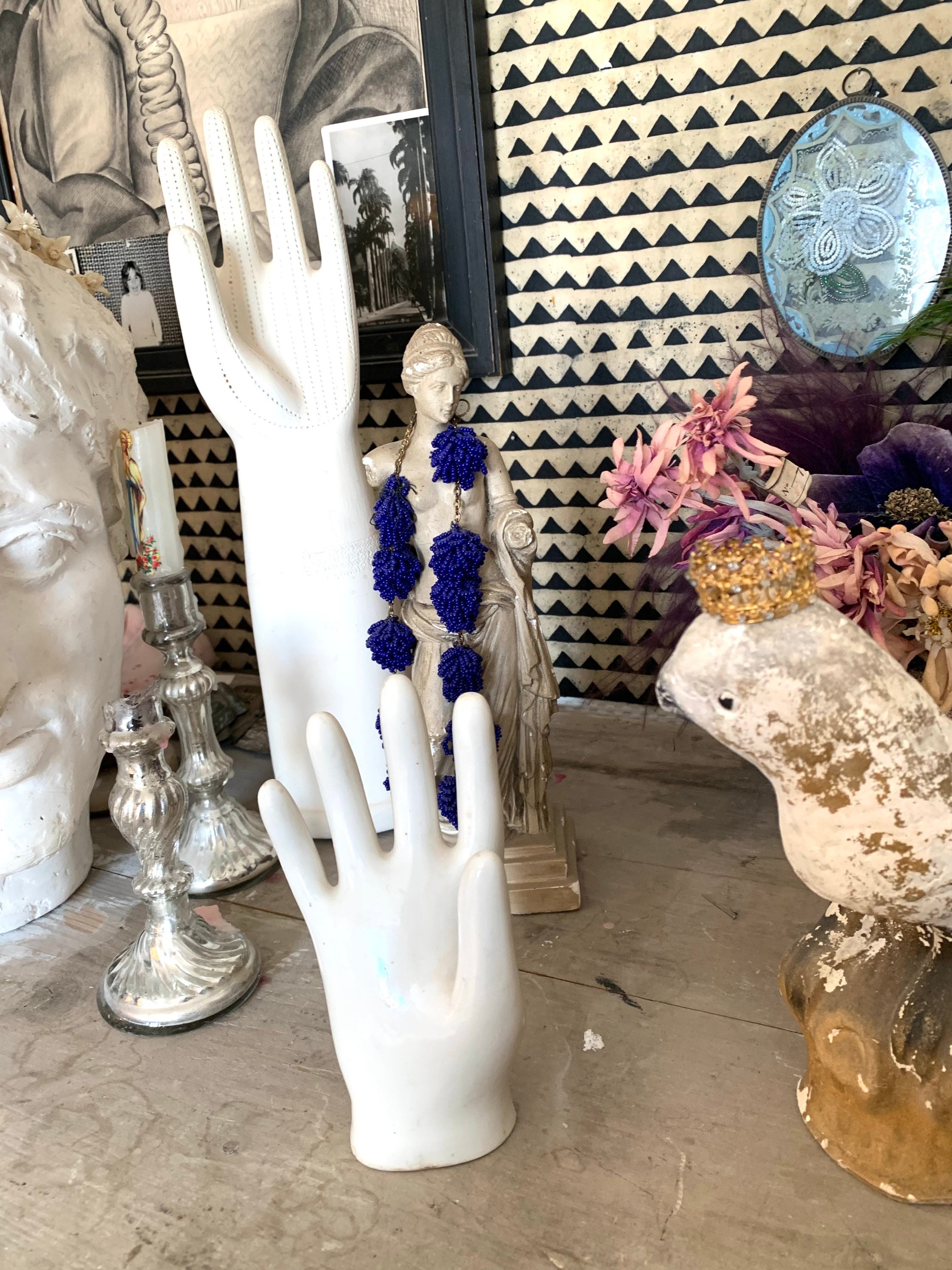 Main Ancienne en Porcelaine Antique Victorian Porcelain Hand