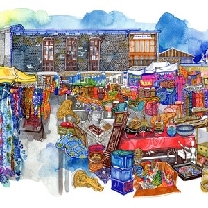 Puede incluir: Una pintura al agua de un mercado callejero con telas coloridas, ropa y otros productos a la venta. El mercado está instalado frente a un edificio de ladrillo con las palabras "Tolley's City Hall" sobre la entrada.
