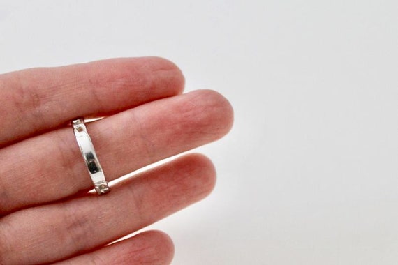 Vintage Avon Chain Style Silver Tone Eternity Style Ring