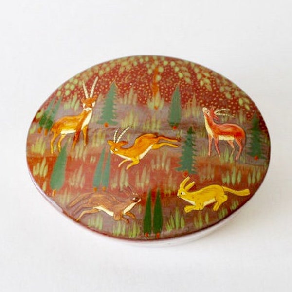 Vintage lacquered oval paper mache trinket Arabian Gazelle box. Cinnabar red tone Kashmir lacquer decorative animal nature jewellery box.
